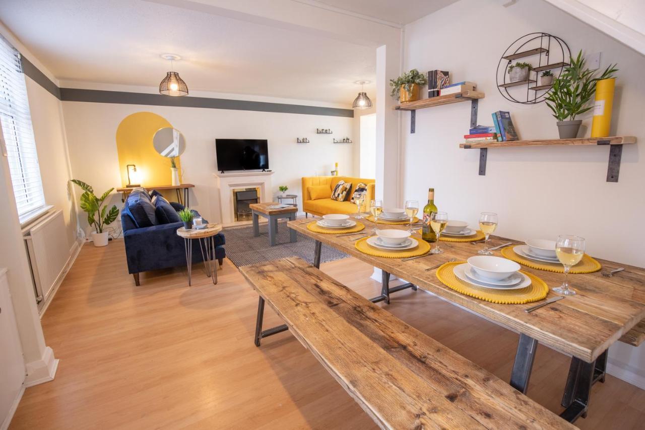 Ashby-de-la-Zouch Saltbox Properties- Large!! 3 Bed, 3 Bath House, Parking, Fast Wifi, Town Centre Location! Sleeps 6 מראה חיצוני תמונה