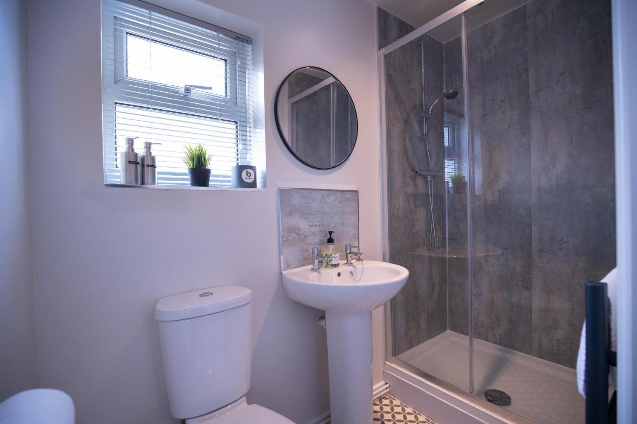 Ashby-de-la-Zouch Saltbox Properties- Large!! 3 Bed, 3 Bath House, Parking, Fast Wifi, Town Centre Location! Sleeps 6 מראה חיצוני תמונה