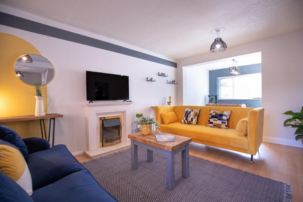 Ashby-de-la-Zouch Saltbox Properties- Large!! 3 Bed, 3 Bath House, Parking, Fast Wifi, Town Centre Location! Sleeps 6 מראה חיצוני תמונה