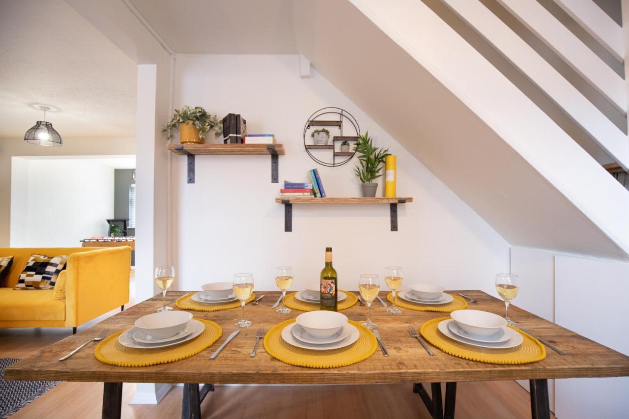 Ashby-de-la-Zouch Saltbox Properties- Large!! 3 Bed, 3 Bath House, Parking, Fast Wifi, Town Centre Location! Sleeps 6 מראה חיצוני תמונה