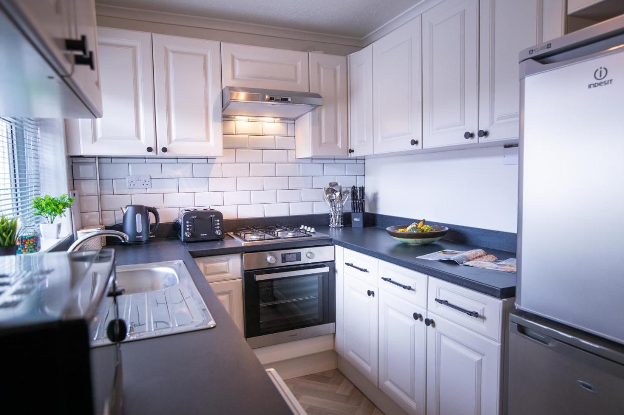 Ashby-de-la-Zouch Saltbox Properties- Large!! 3 Bed, 3 Bath House, Parking, Fast Wifi, Town Centre Location! Sleeps 6 מראה חיצוני תמונה
